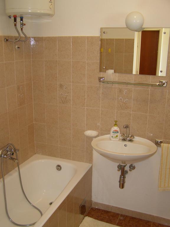 Apartment Marija Brbinj Екстериор снимка